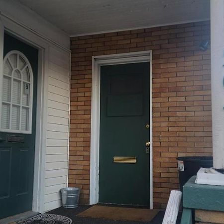 E. Michigan Walk Up Furnished 2 Bedroom Apt Lansing Kültér fotó