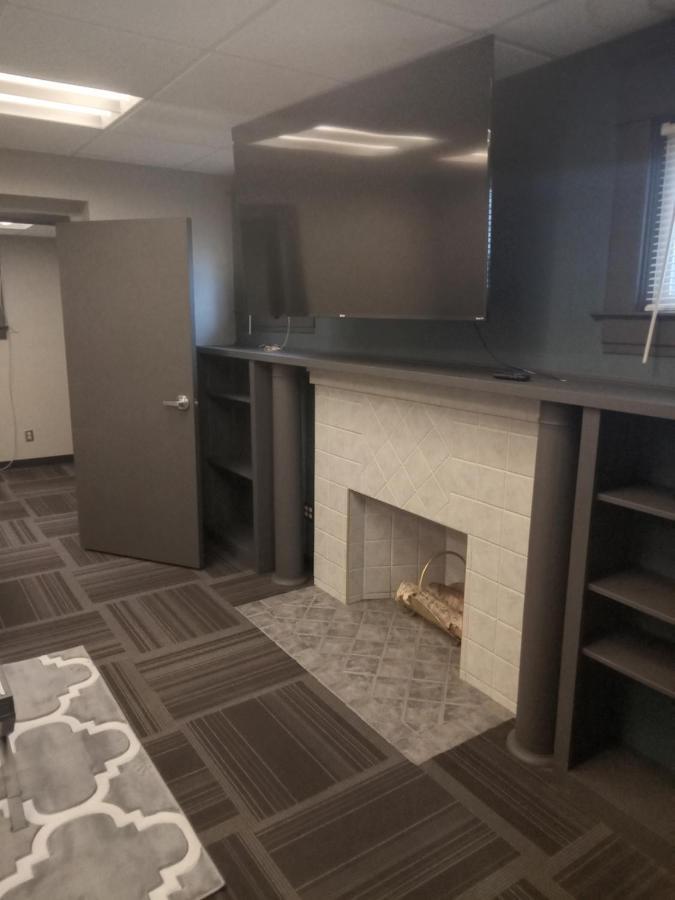E. Michigan Walk Up Furnished 2 Bedroom Apt Lansing Kültér fotó