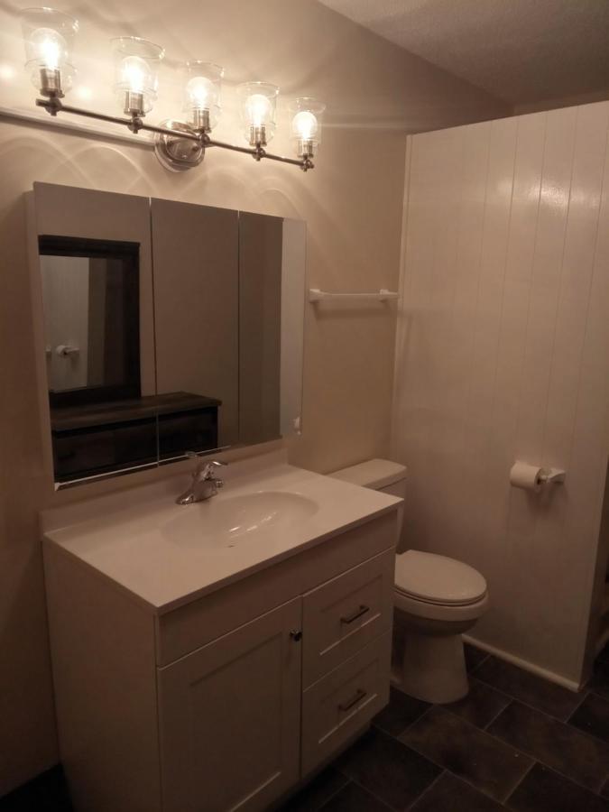 E. Michigan Walk Up Furnished 2 Bedroom Apt Lansing Kültér fotó