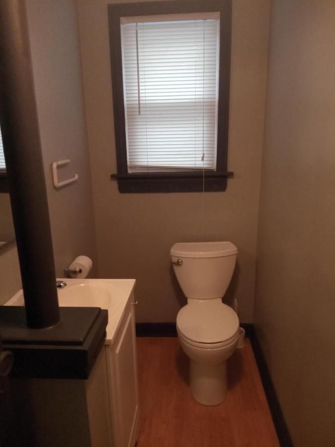 E. Michigan Walk Up Furnished 2 Bedroom Apt Lansing Kültér fotó