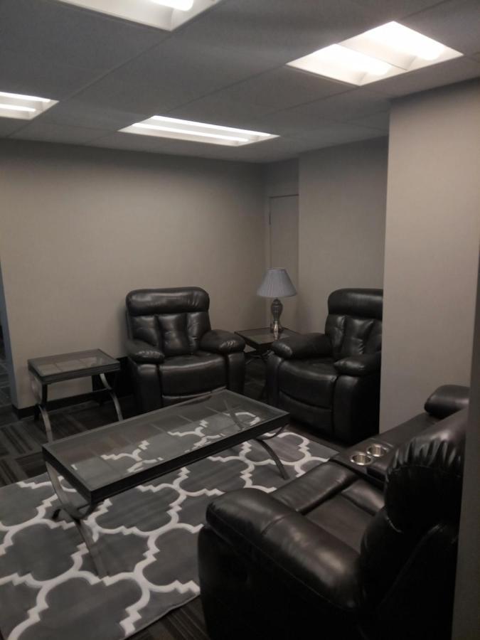 E. Michigan Walk Up Furnished 2 Bedroom Apt Lansing Kültér fotó