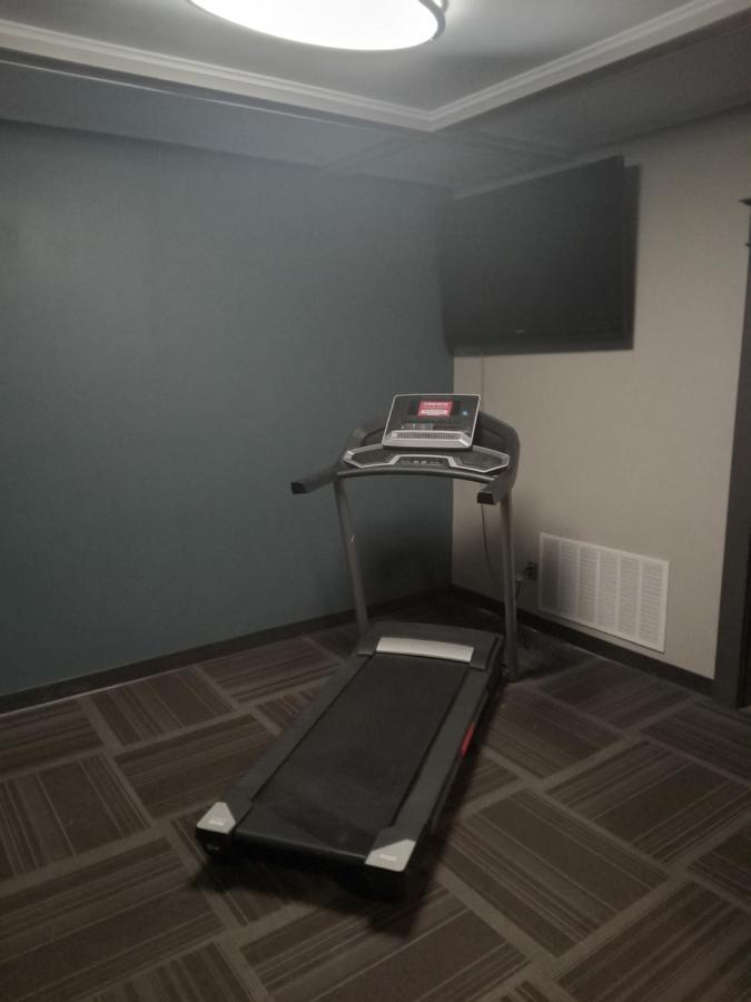 E. Michigan Walk Up Furnished 2 Bedroom Apt Lansing Kültér fotó