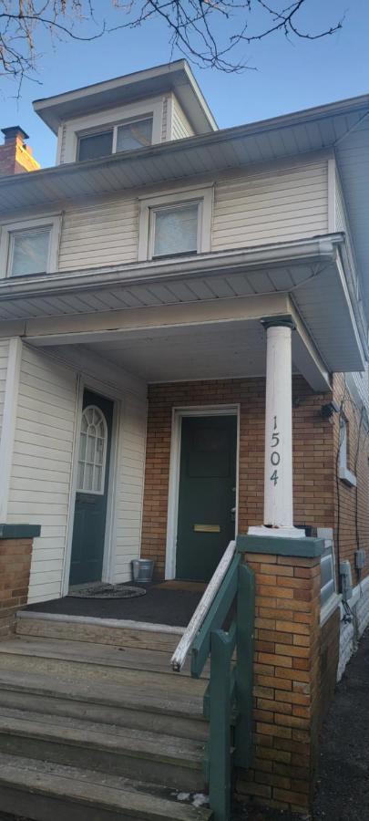 E. Michigan Walk Up Furnished 2 Bedroom Apt Lansing Kültér fotó